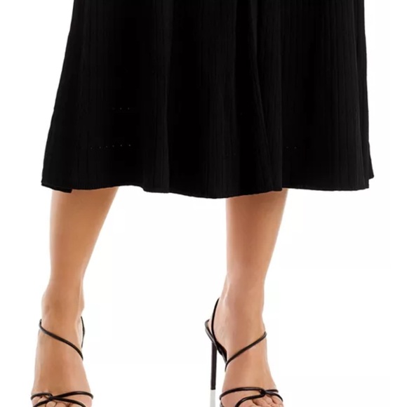 Sandro
Villa Crochet Collar Midi Dress Exclusive - Picture 9 of 9